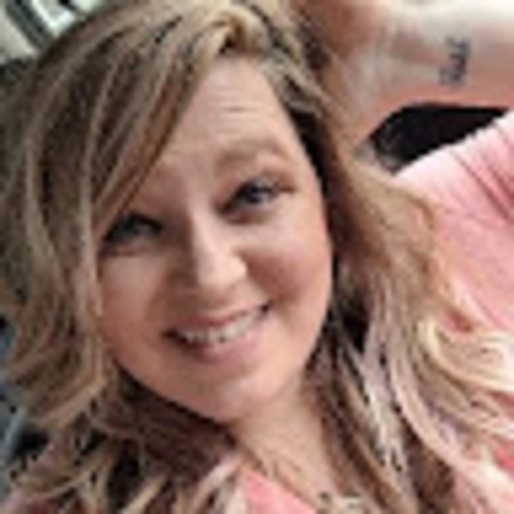 Meet your Posher, Meghan - Picture 1 of 2